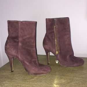 Joan & David Daulina suede booties